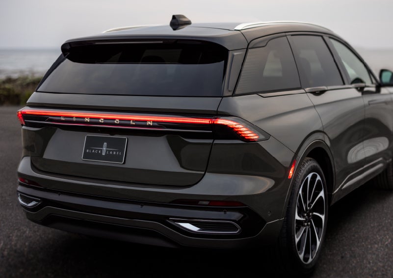 The rear of a 2024 Lincoln Black Label Nautilus® SUV displays full LED rear lighting. | Dave Sinclair Lincoln St. Peters in Saint Peters MO